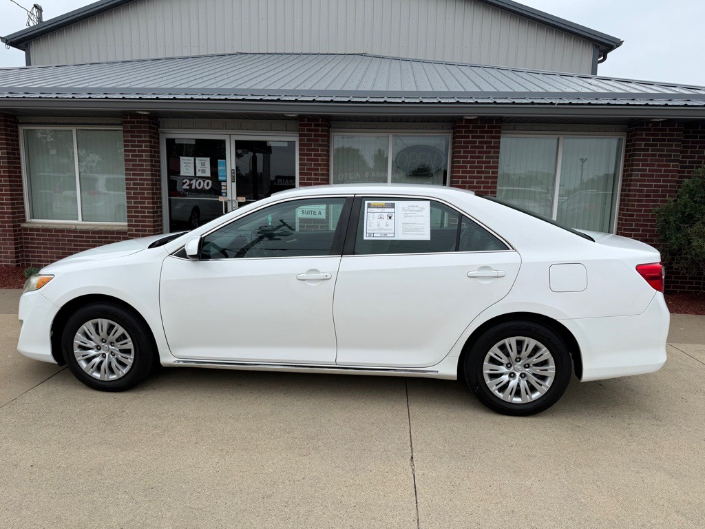 2013 Toyota Camry Image 4