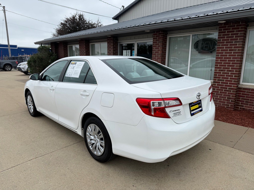2013 Toyota Camry Image 5