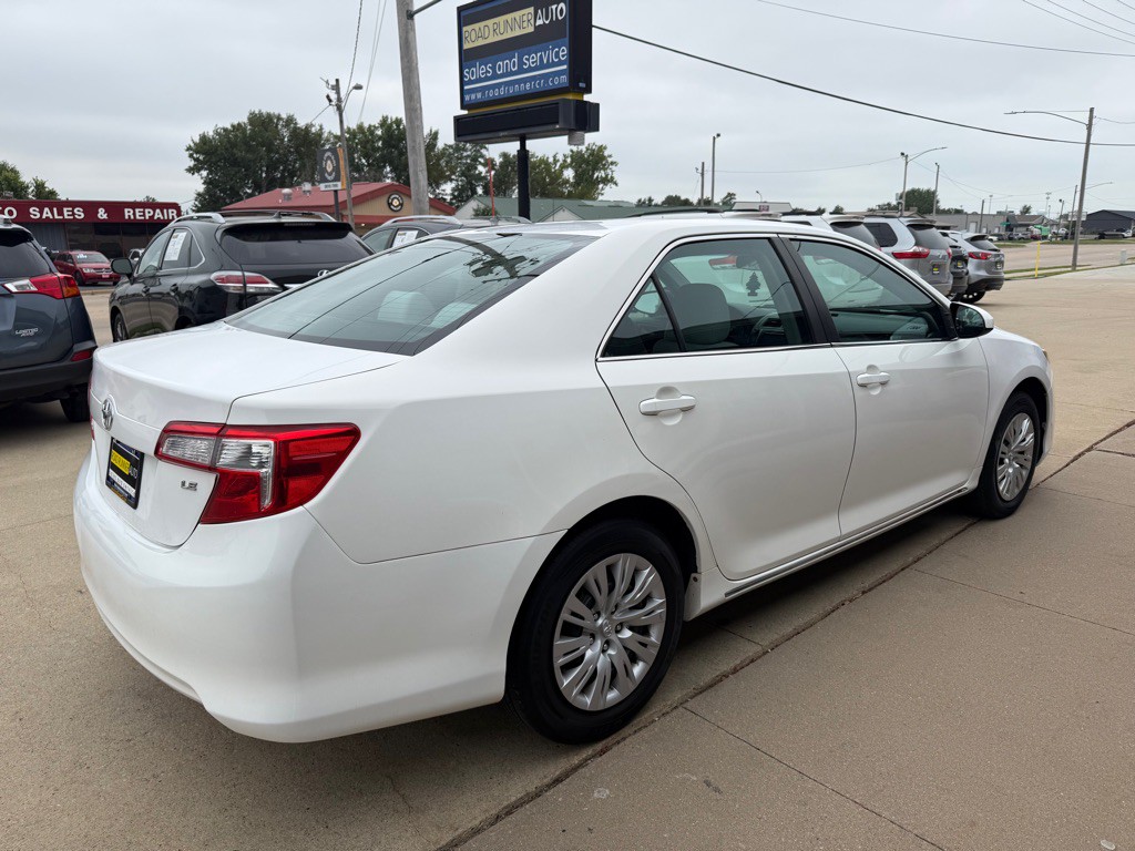 2013 Toyota Camry Image 7