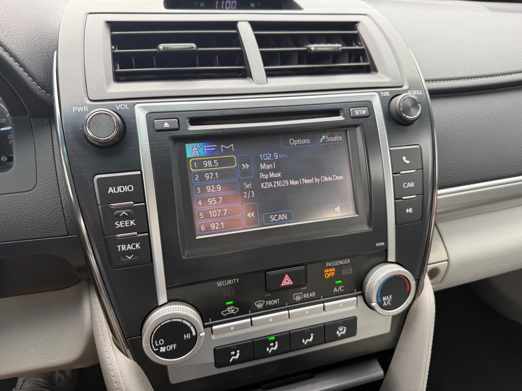 2013 Toyota Camry Image 12