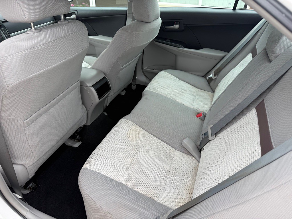 2013 Toyota Camry Image 17