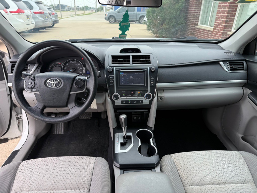 2013 Toyota Camry Image 18