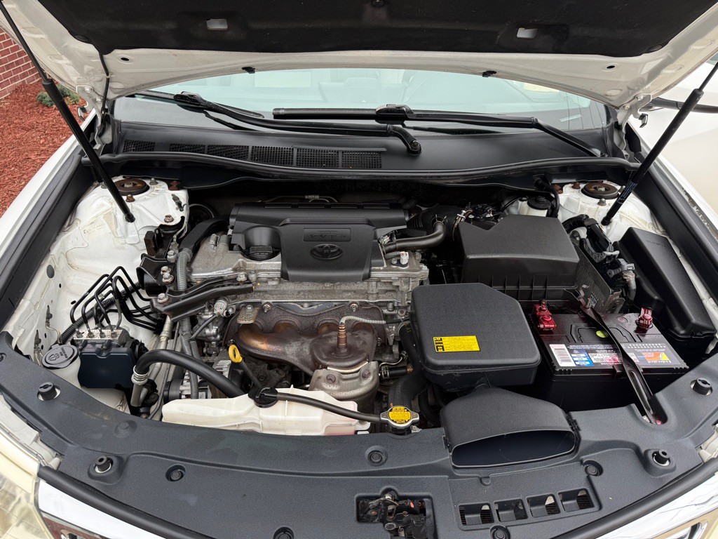 2013 Toyota Camry Image 21
