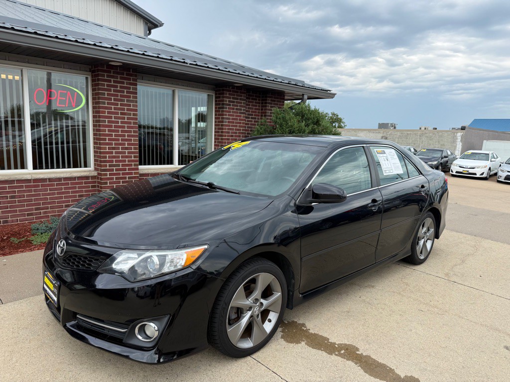 2014 Toyota Camry Image 3