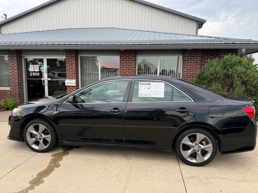 2014 Toyota Camry Image 4