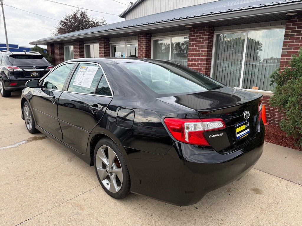 2014 Toyota Camry Image 5