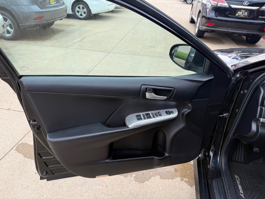 2014 Toyota Camry Image 8