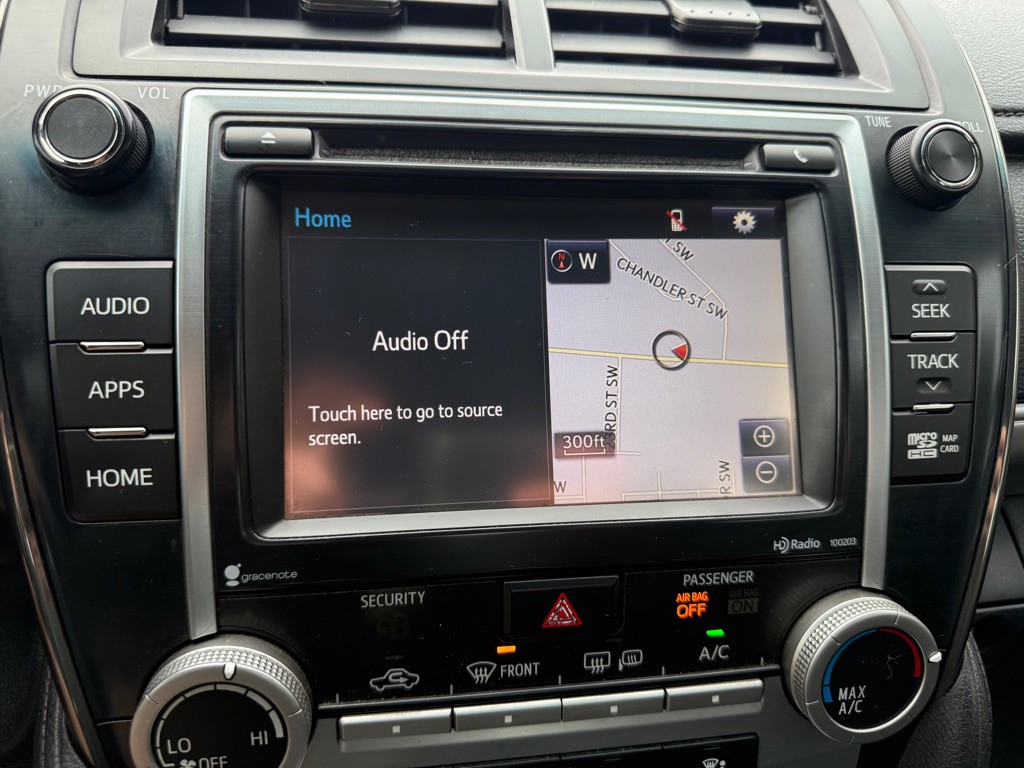 2014 Toyota Camry Image 16