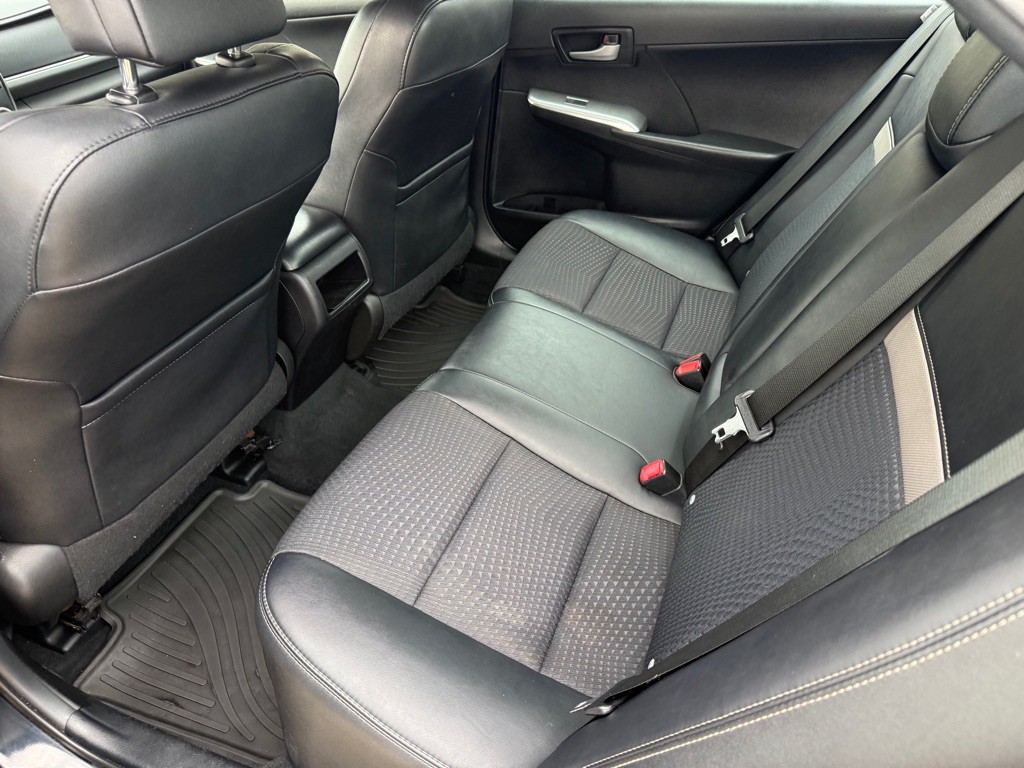 2014 Toyota Camry Image 20