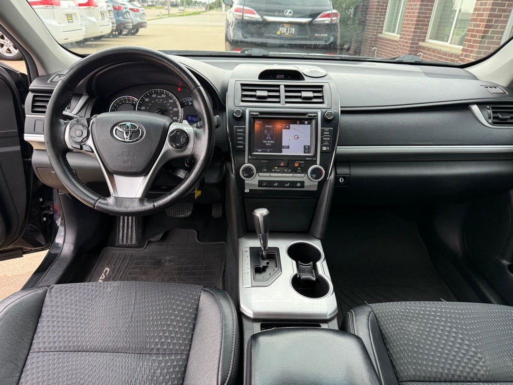 2014 Toyota Camry Image 21
