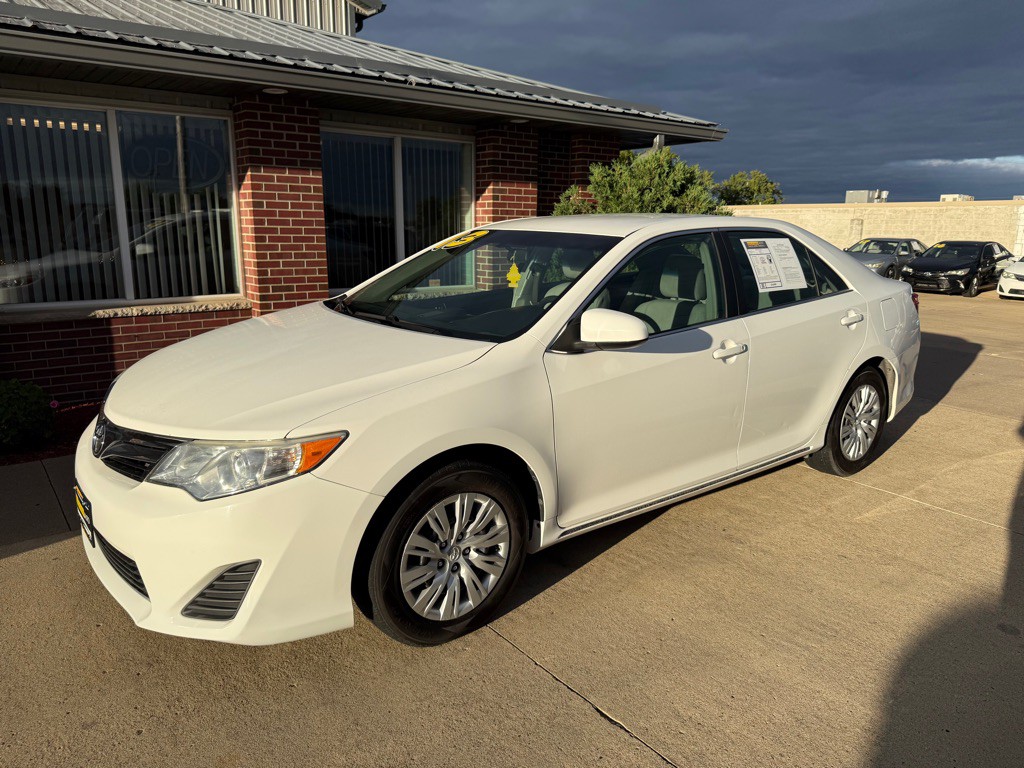 2013 Toyota Camry Image 3