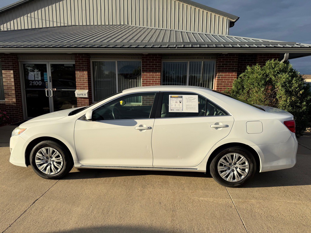 2013 Toyota Camry Image 4