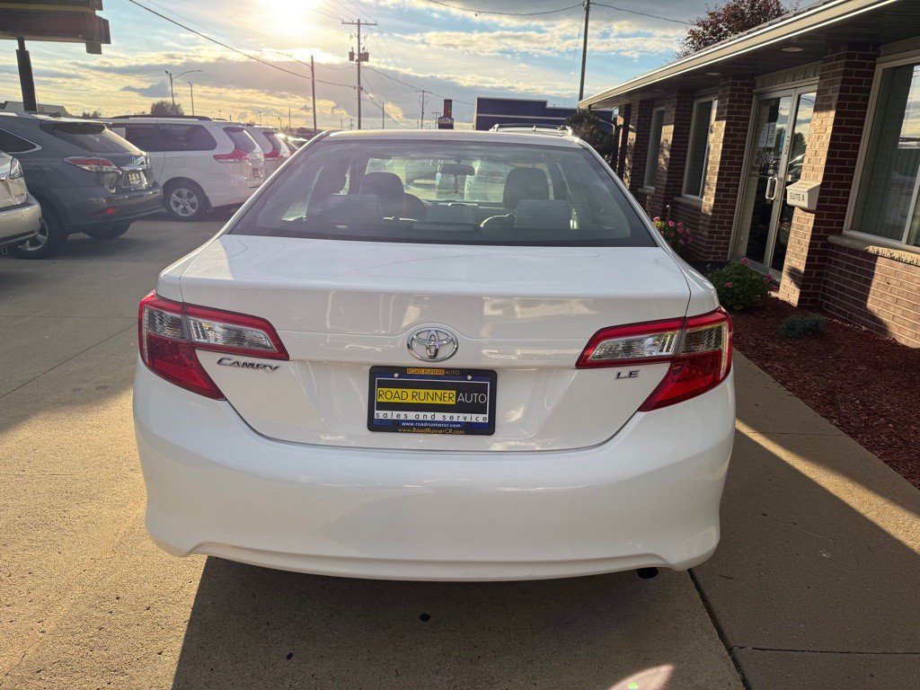 2013 Toyota Camry Image 6