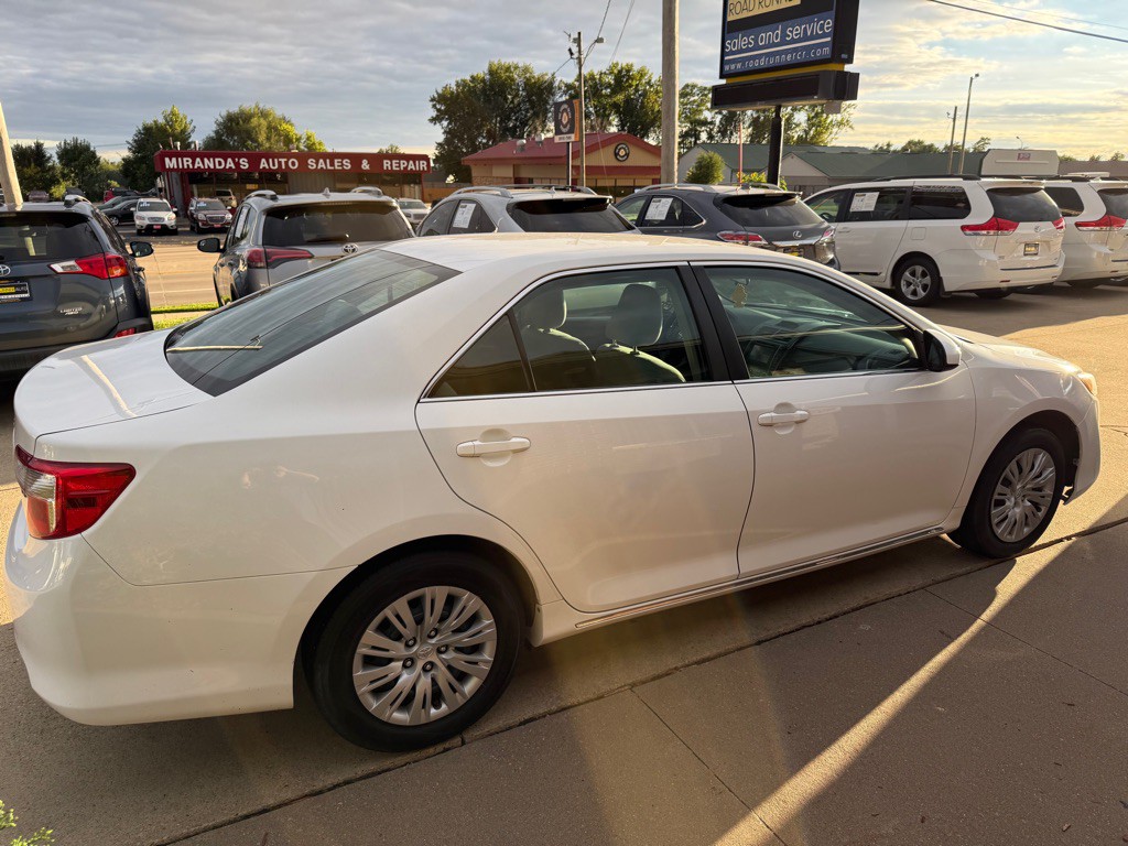 2013 Toyota Camry Image 7