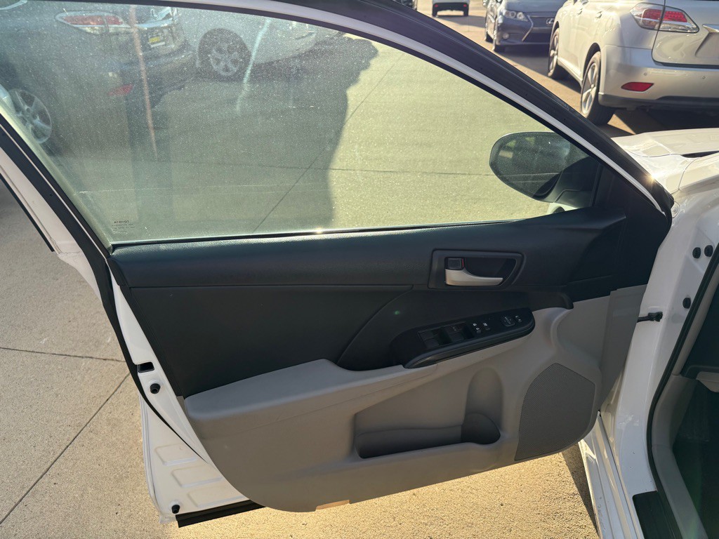 2013 Toyota Camry Image 8