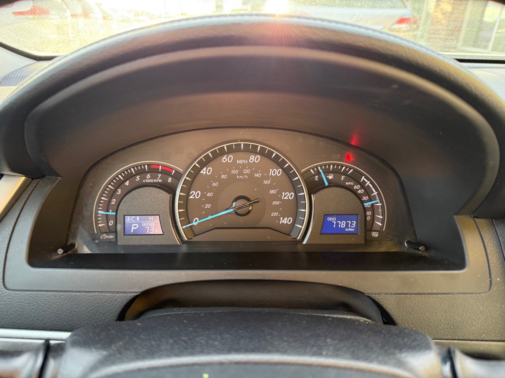 2013 Toyota Camry Image 11