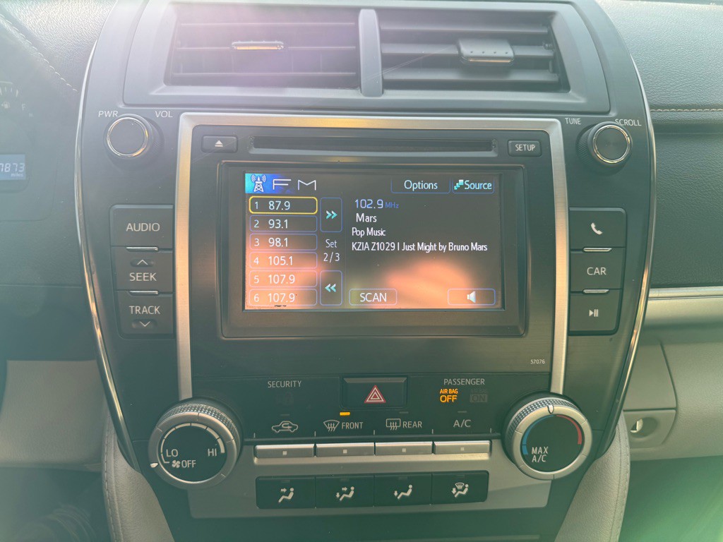 2013 Toyota Camry Image 12