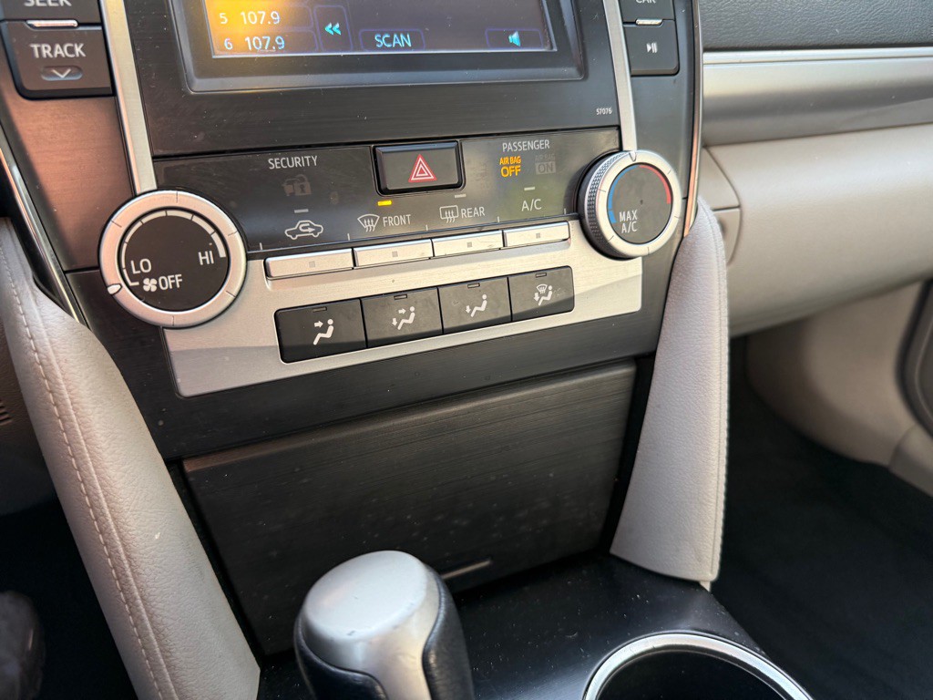 2013 Toyota Camry Image 13