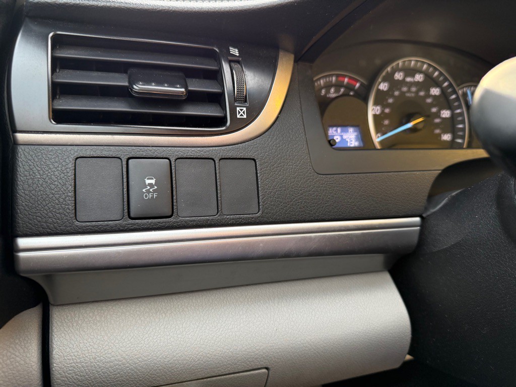 2013 Toyota Camry Image 15