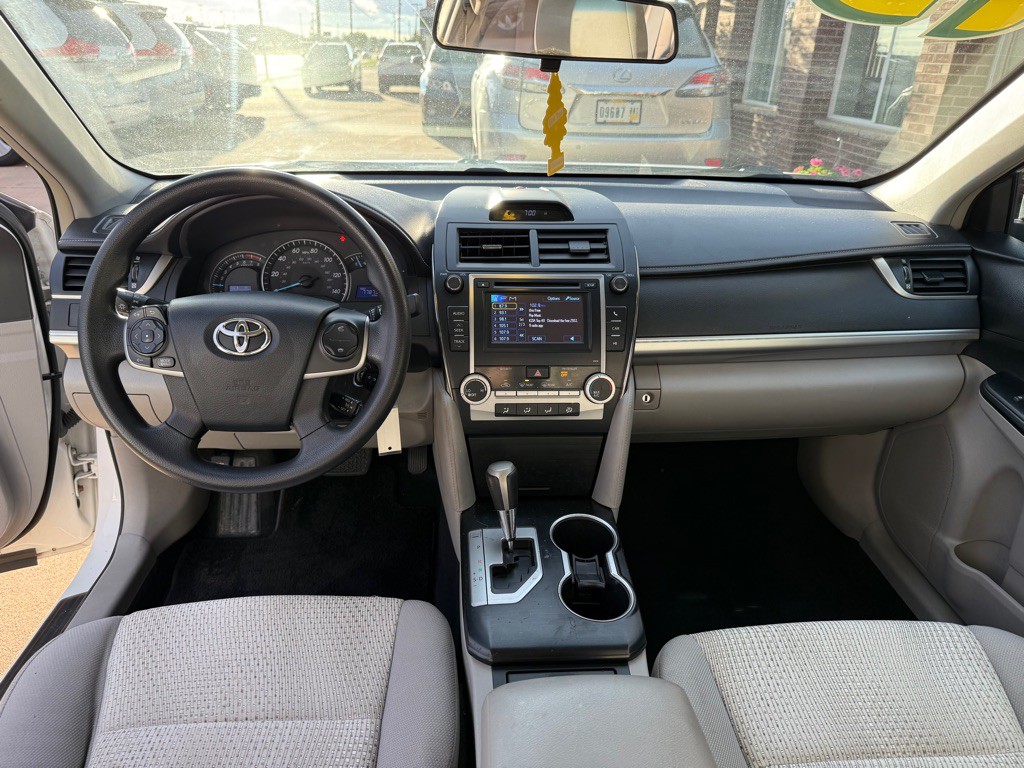 2013 Toyota Camry Image 18