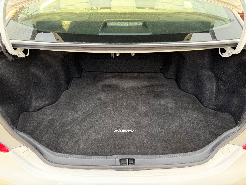 2013 Toyota Camry Image 19
