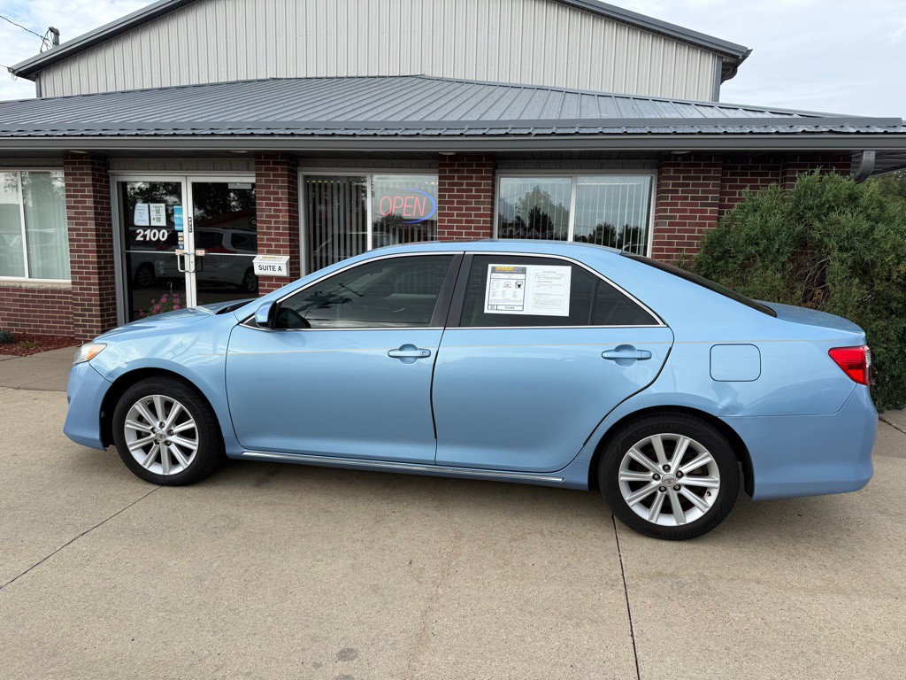 2013 Toyota Camry Image 4