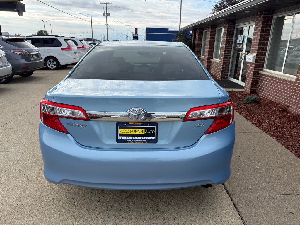 2013 Toyota Camry Image 6