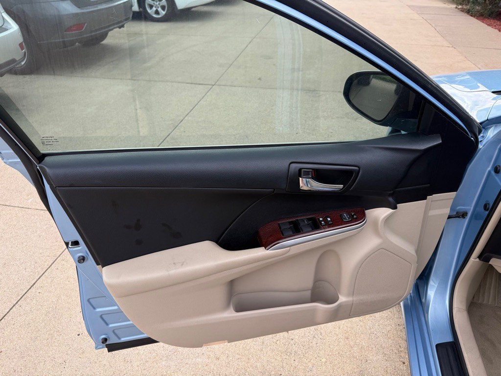 2013 Toyota Camry Image 8