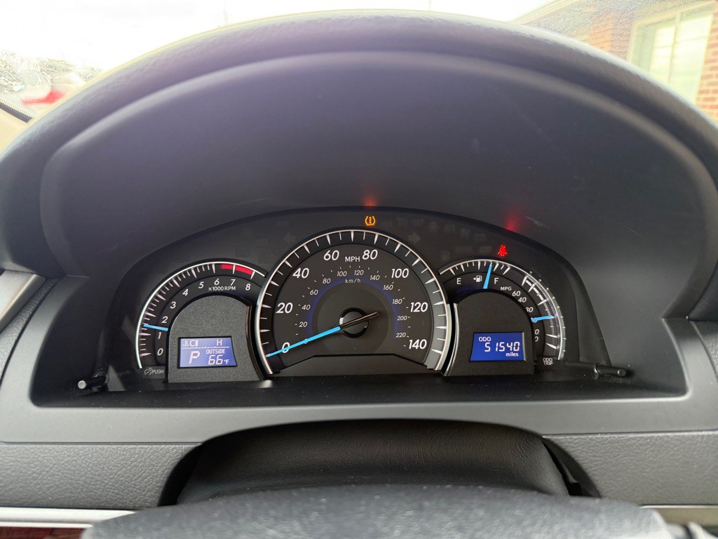 2013 Toyota Camry Image 11