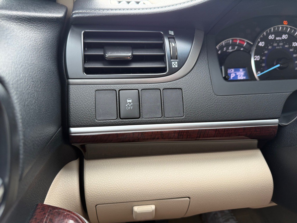 2013 Toyota Camry Image 15