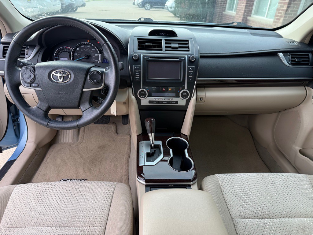 2013 Toyota Camry Image 19