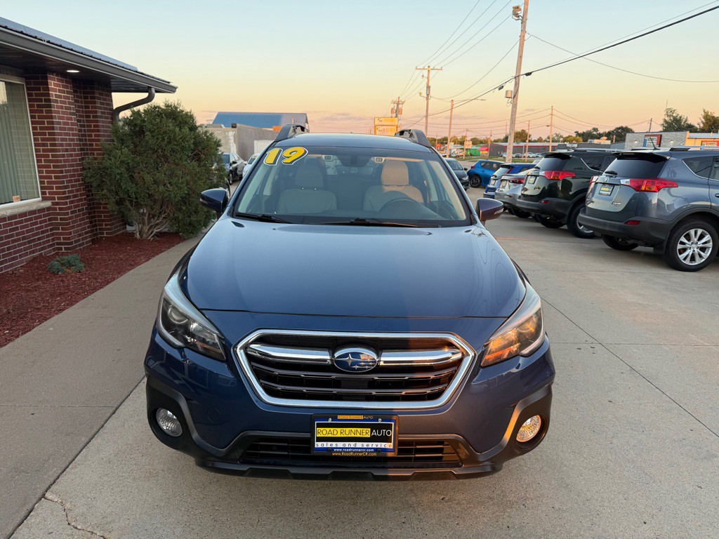 2019 Subaru Outback Image 2