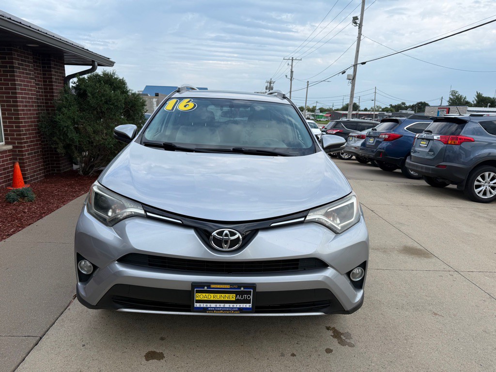 2016 Toyota Rav4 Image 2