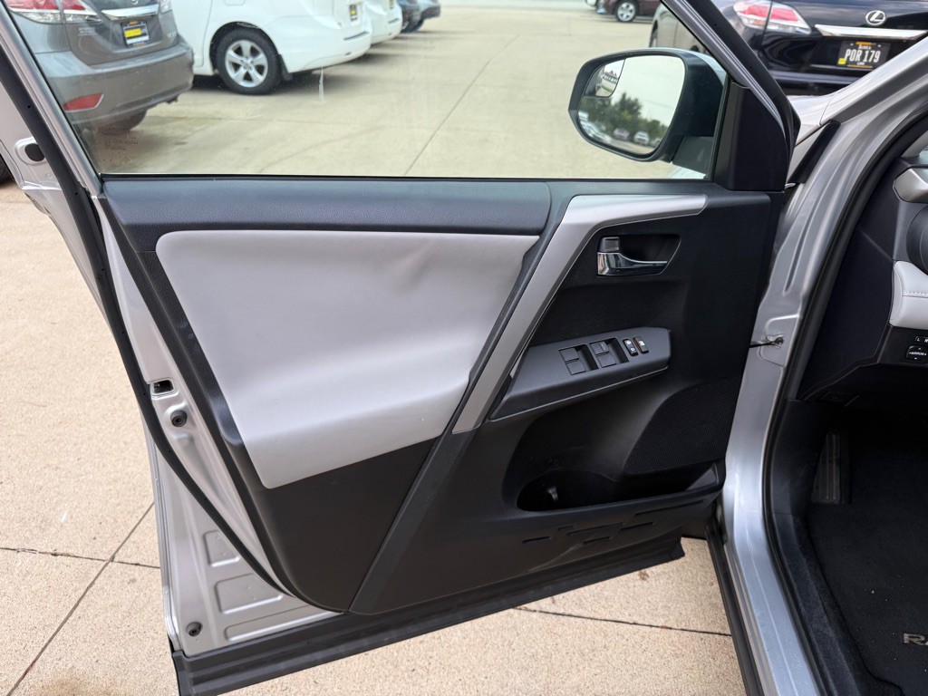 2016 Toyota Rav4 Image 8