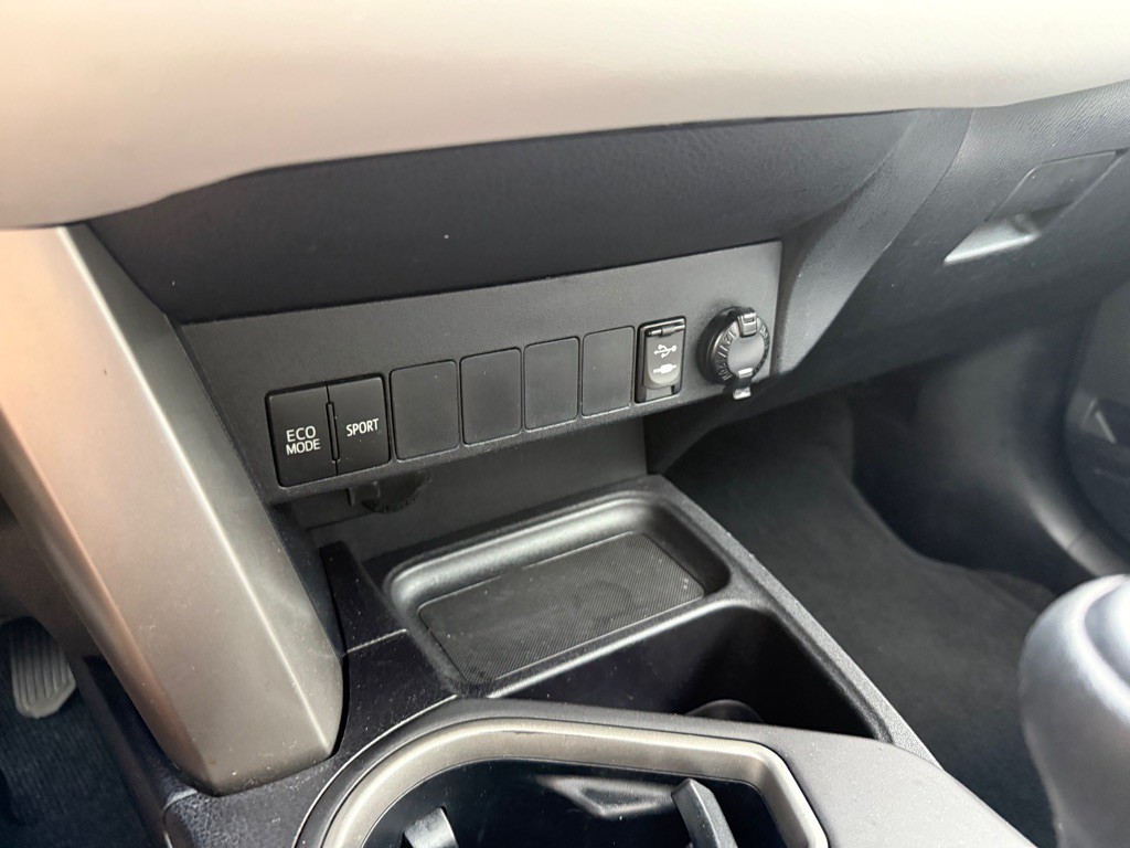 2016 Toyota Rav4 Image 14