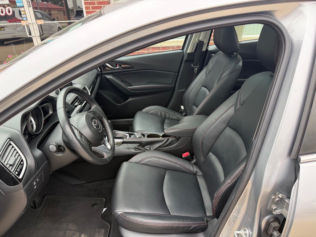 2014 Mazda Mazda3 Image 9