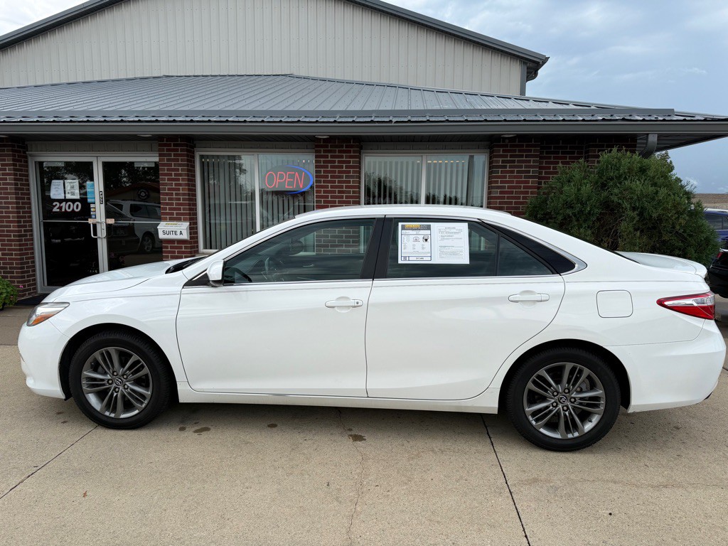 2016 Toyota Camry Image 4