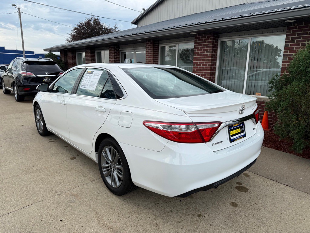 2016 Toyota Camry Image 5
