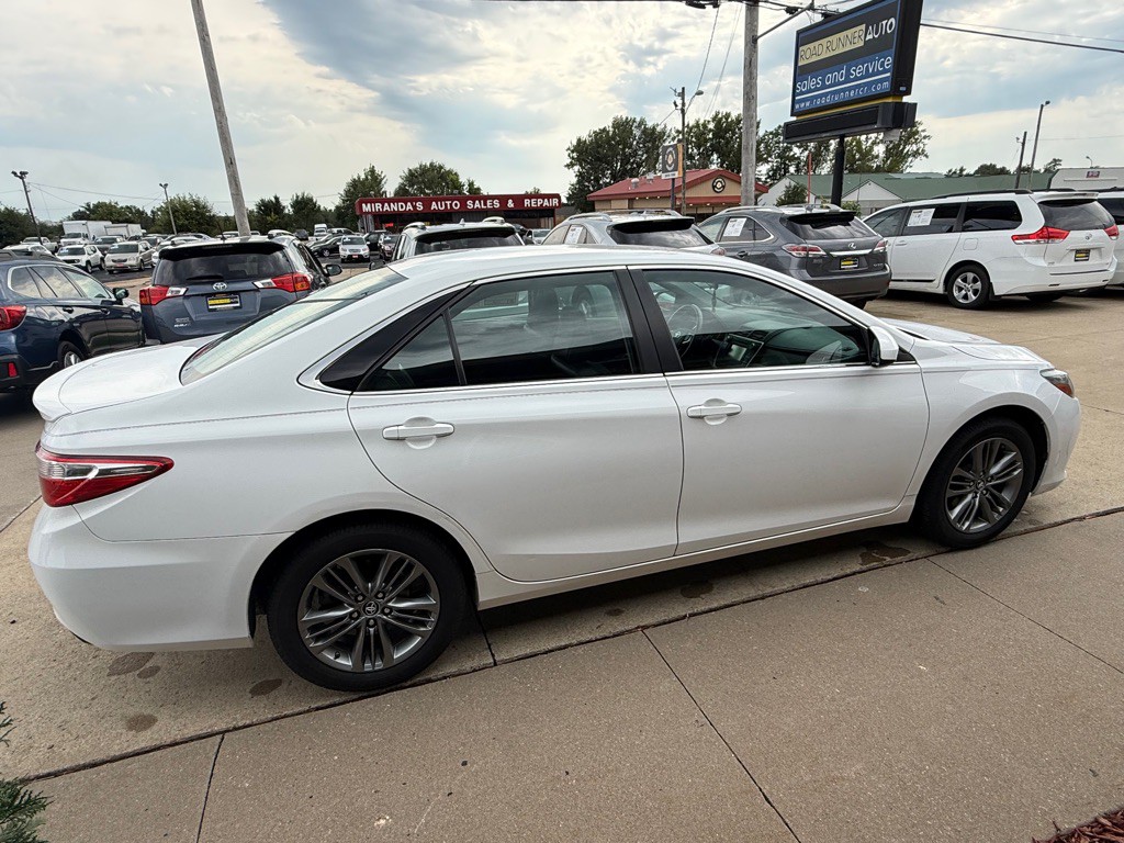 2016 Toyota Camry Image 7