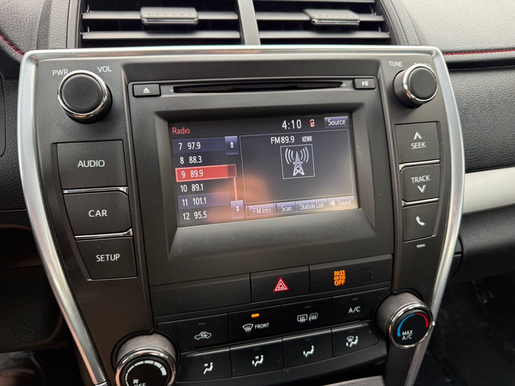 2016 Toyota Camry Image 12