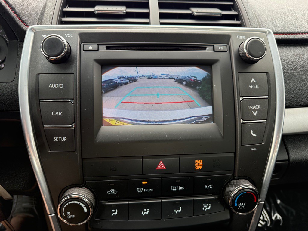 2016 Toyota Camry Image 13