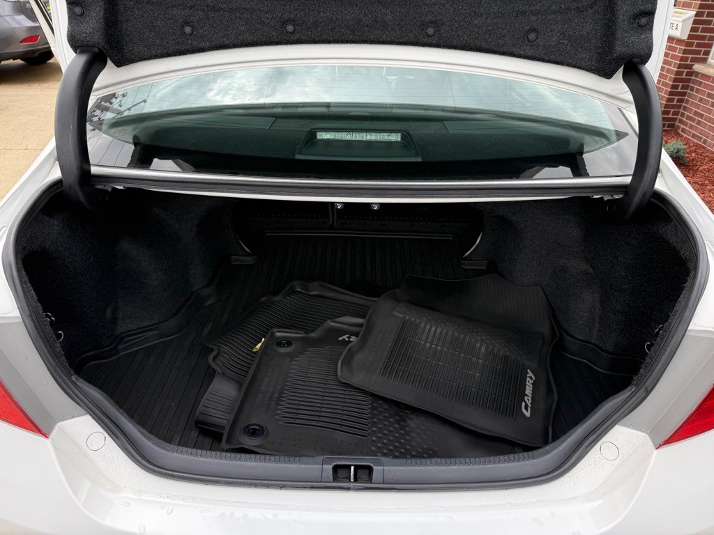 2016 Toyota Camry Image 20