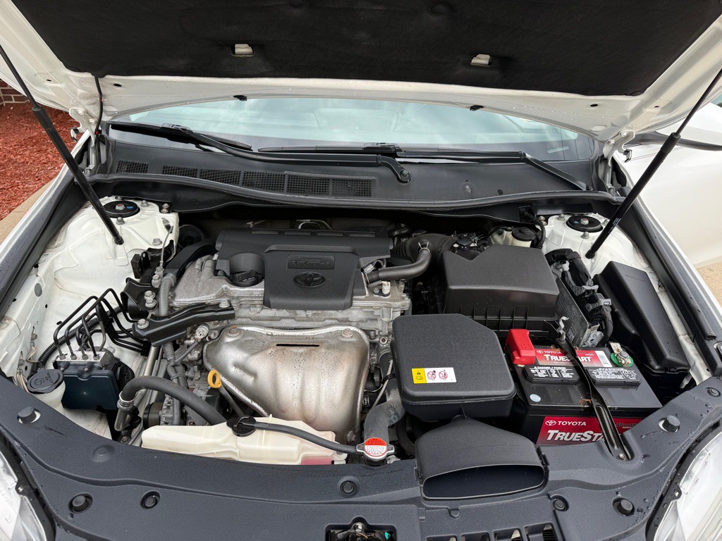 2016 Toyota Camry Image 23