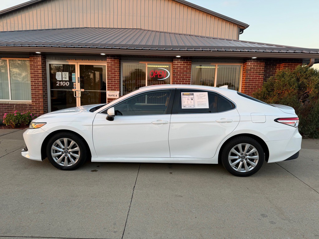 2019 Toyota Camry Image 4