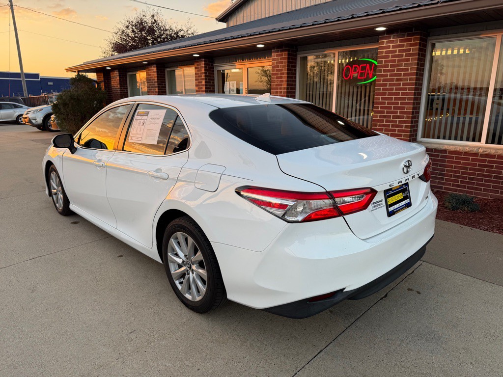2019 Toyota Camry Image 5