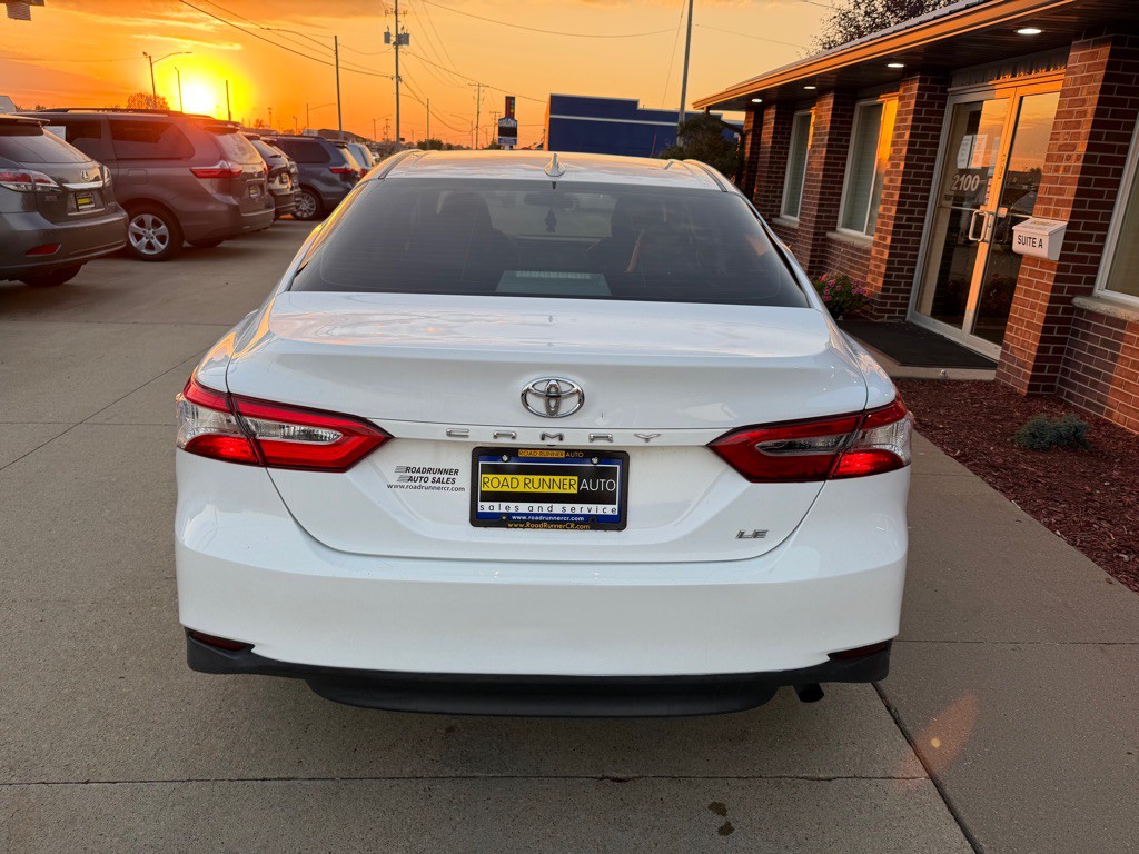 2019 Toyota Camry Image 6