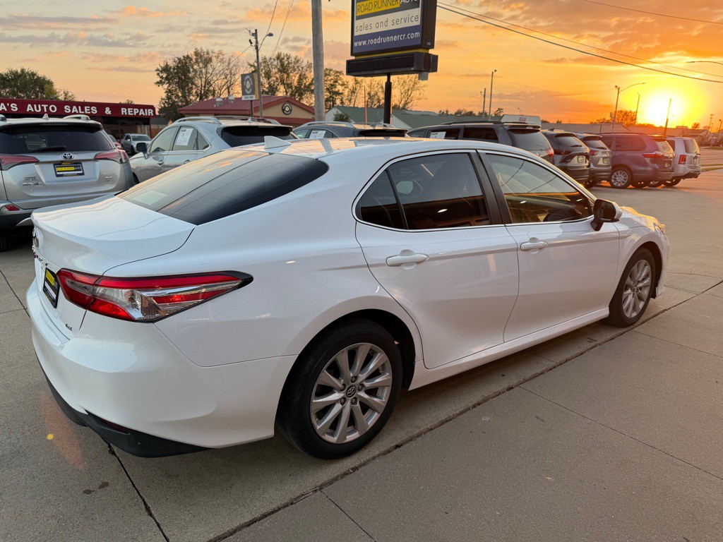 2019 Toyota Camry Image 7