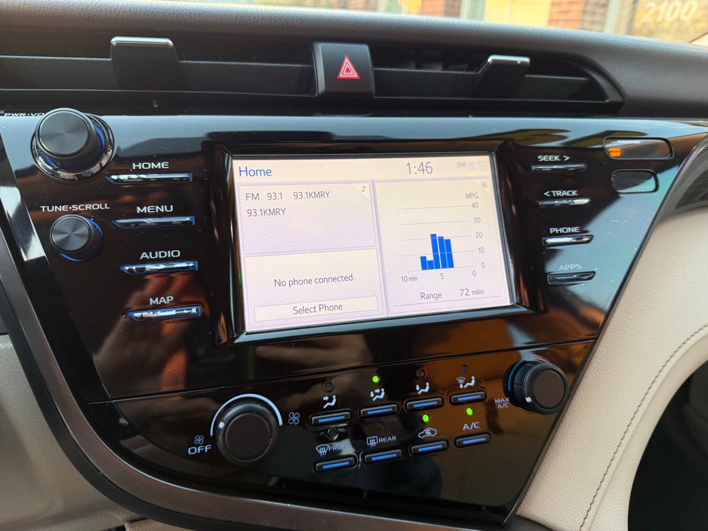 2019 Toyota Camry Image 12