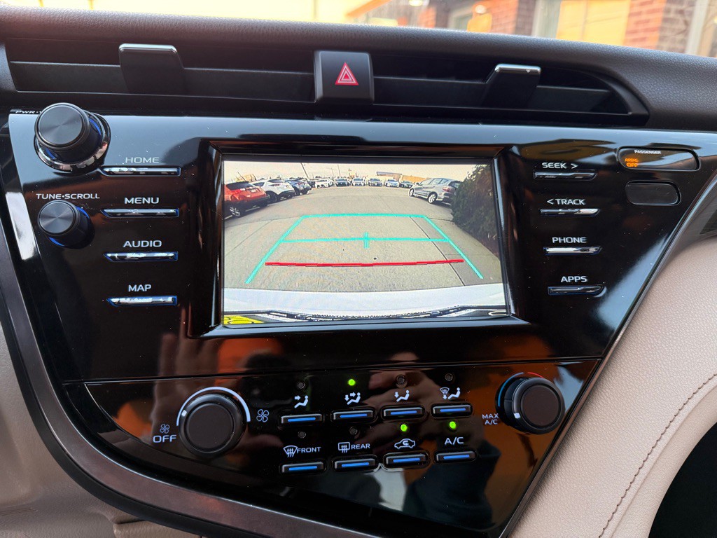 2019 Toyota Camry Image 13