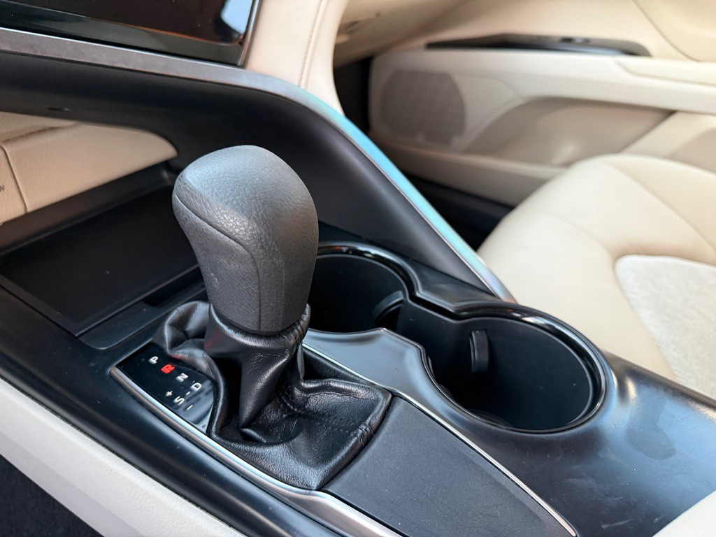 2019 Toyota Camry Image 14